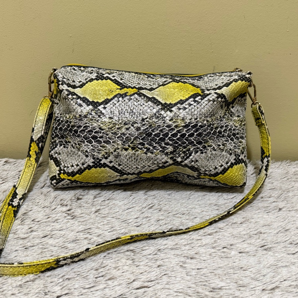 Stylish Yellow and Black Snake Print Women's Bag - Picture 2 of 7